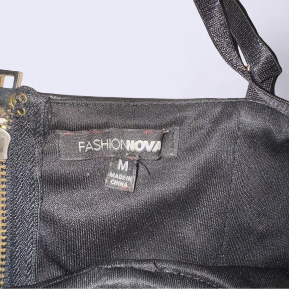 Fashion Nova Black Crop Top - Picture 3 of 4